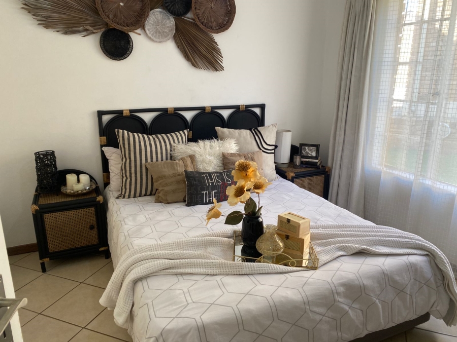 2 Bedroom Property for Sale in Honeydew Gauteng