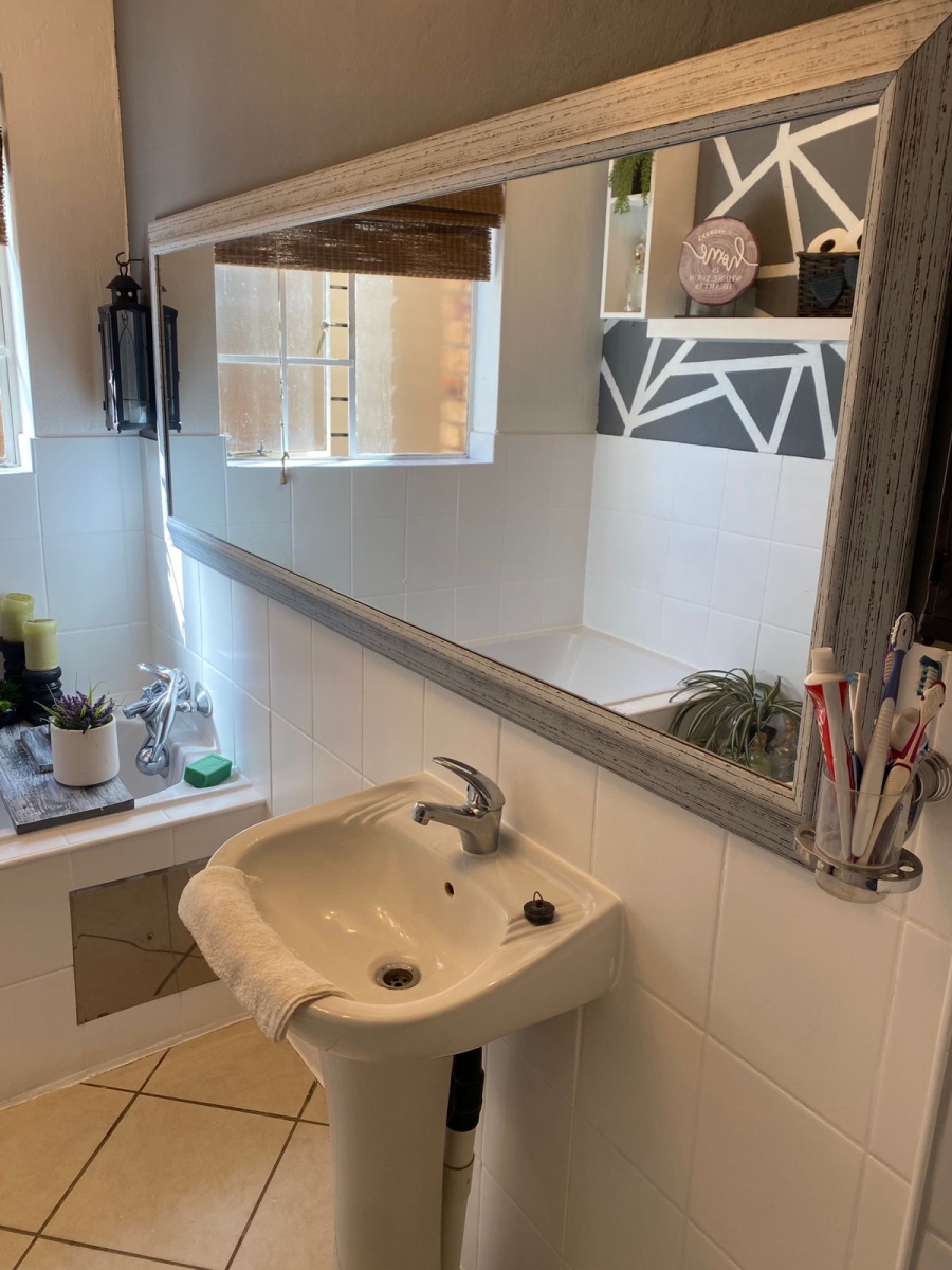 2 Bedroom Property for Sale in Honeydew Gauteng