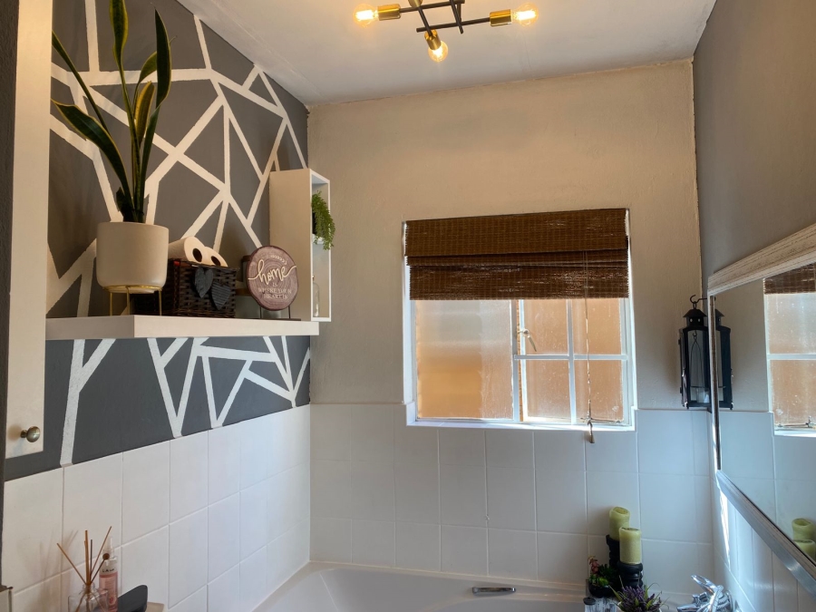 2 Bedroom Property for Sale in Honeydew Gauteng