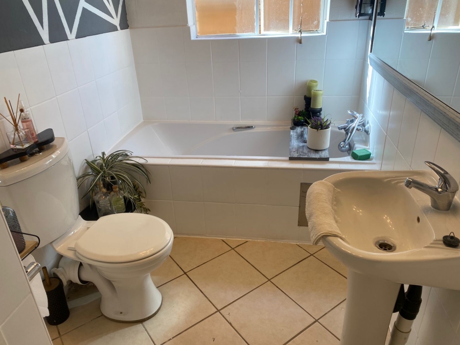 2 Bedroom Property for Sale in Honeydew Gauteng