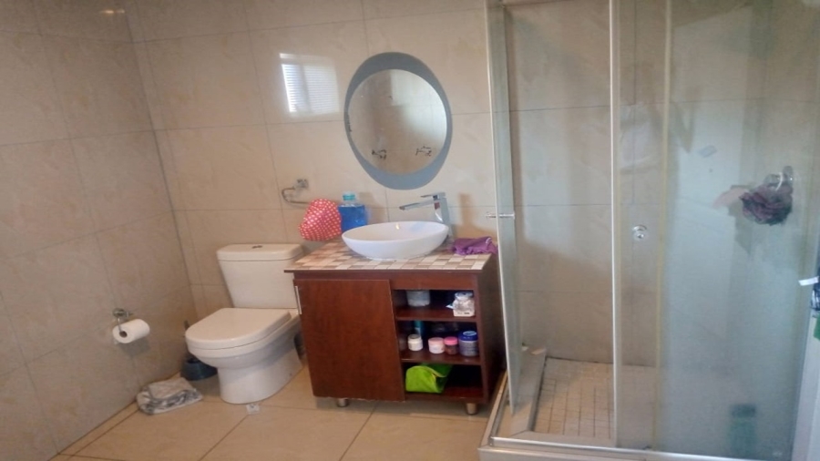 4 Bedroom Property for Sale in Sonneveld Gauteng
