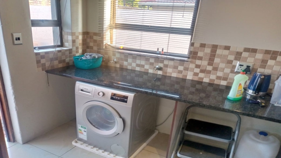 4 Bedroom Property for Sale in Sonneveld Gauteng