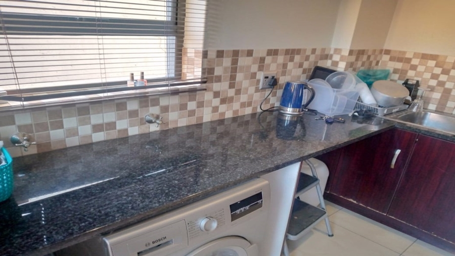 4 Bedroom Property for Sale in Sonneveld Gauteng