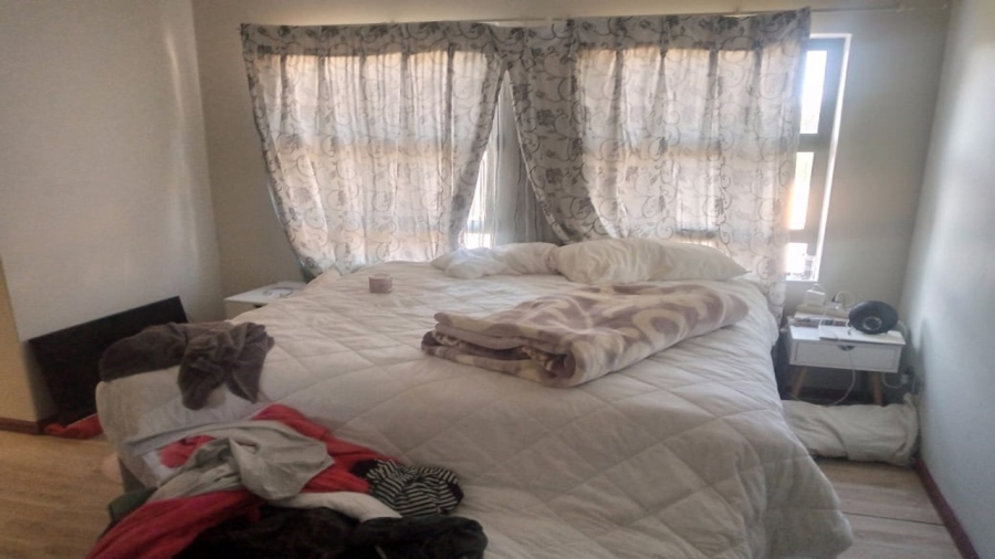 4 Bedroom Property for Sale in Sonneveld Gauteng