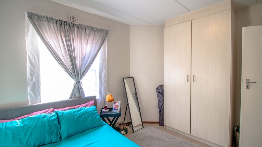 1 Bedroom Property for Sale in Erand Gardens Gauteng