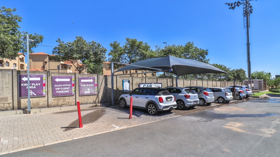 1 Bedroom Property for Sale in Erand Gardens Gauteng