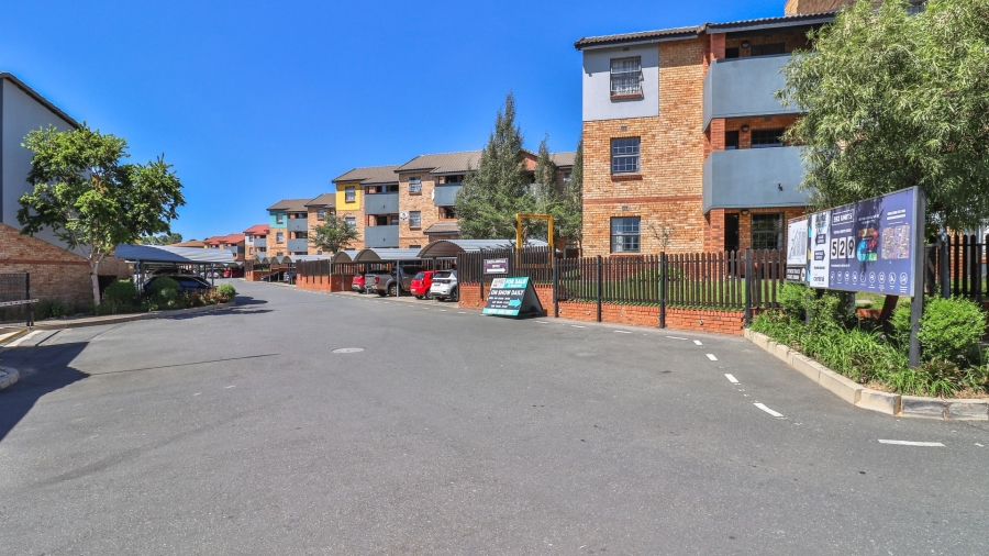 1 Bedroom Property for Sale in Erand Gardens Gauteng