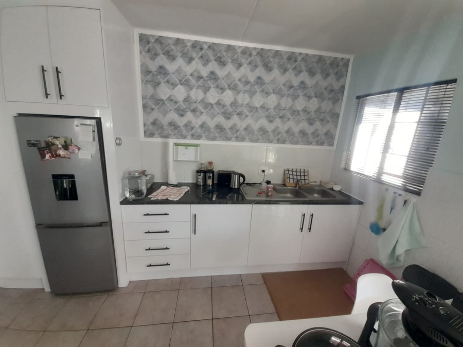 2 Bedroom Property for Sale in Bromhof Gauteng