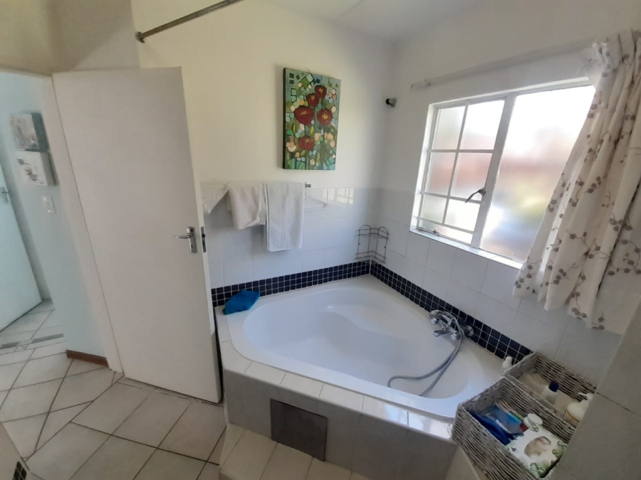 2 Bedroom Property for Sale in Bromhof Gauteng