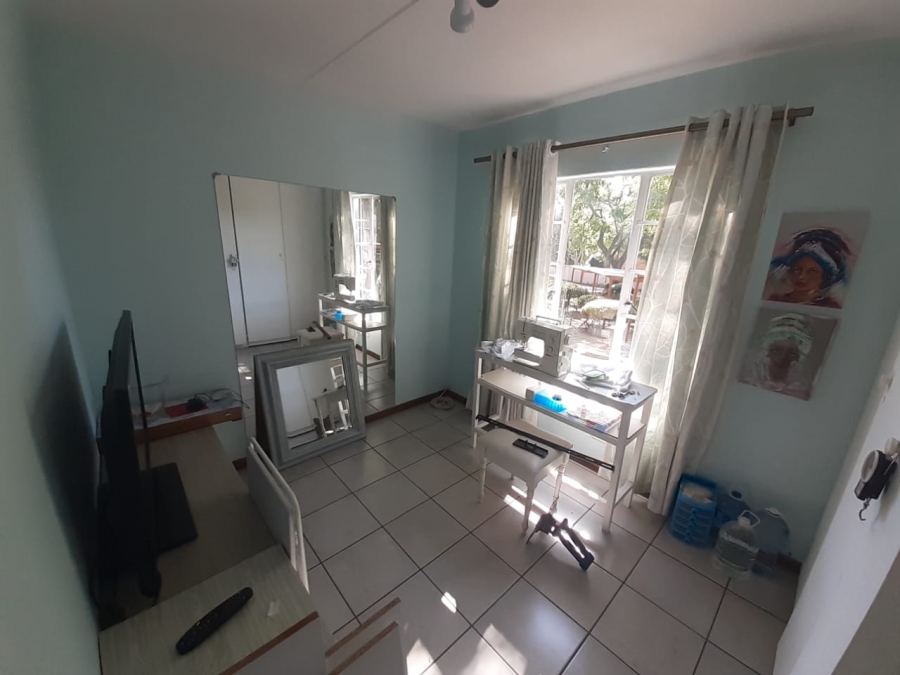 2 Bedroom Property for Sale in Bromhof Gauteng