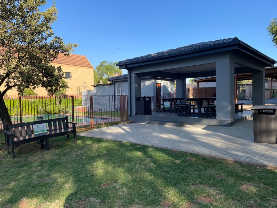 2 Bedroom Property for Sale in Bromhof Gauteng