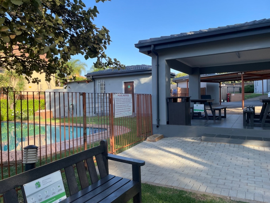 2 Bedroom Property for Sale in Bromhof Gauteng