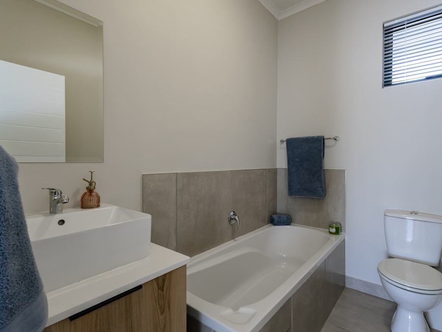 2 Bedroom Property for Sale in Glen Austin Gauteng