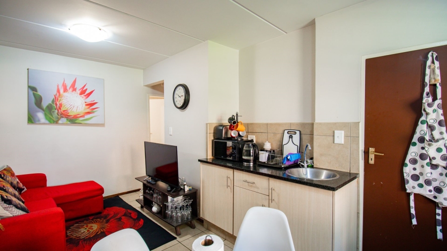 1 Bedroom Property for Sale in Erand Gardens Gauteng