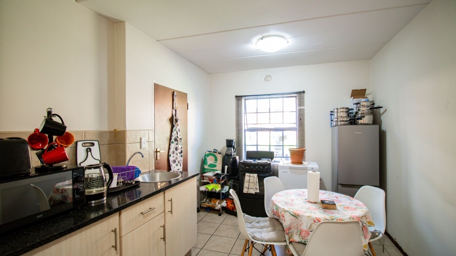 1 Bedroom Property for Sale in Erand Gardens Gauteng