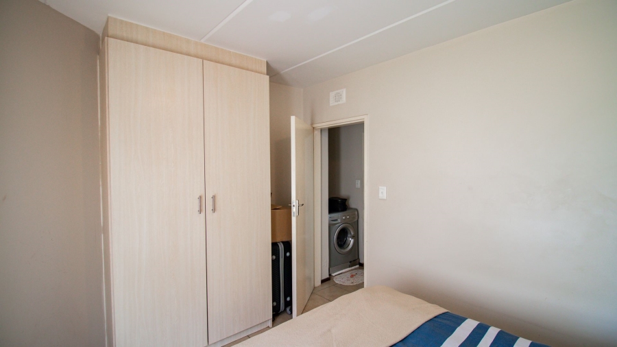 1 Bedroom Property for Sale in Erand Gardens Gauteng
