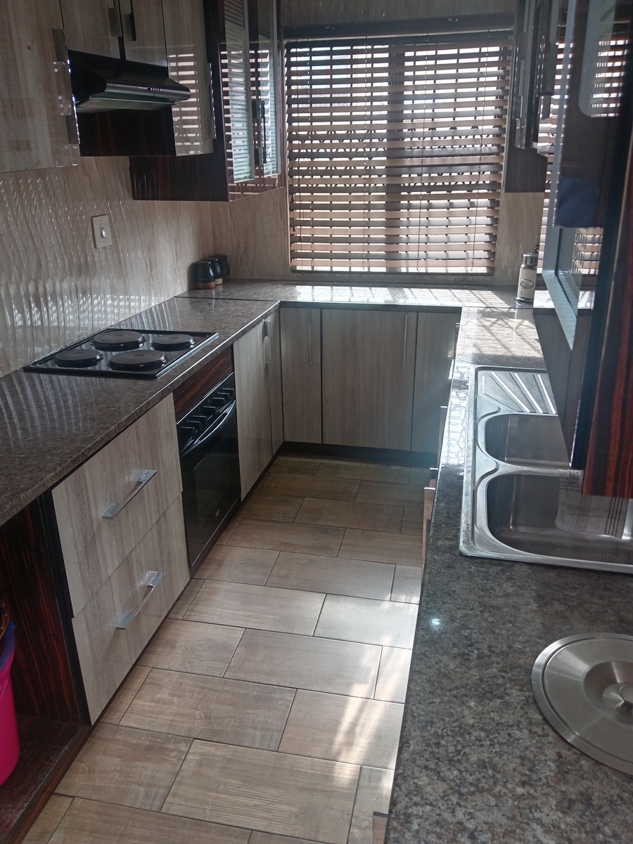 3 Bedroom Property for Sale in Protea Glen Gauteng