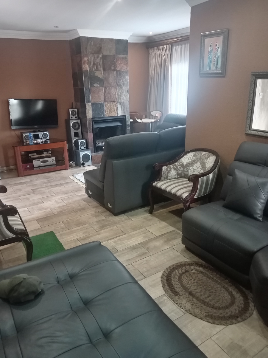 3 Bedroom Property for Sale in Protea Glen Gauteng