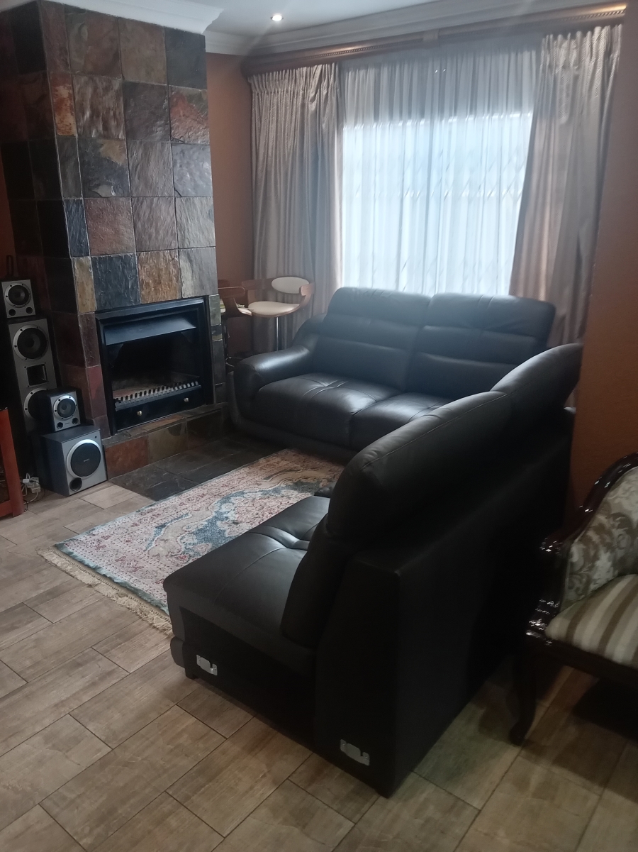 3 Bedroom Property for Sale in Protea Glen Gauteng