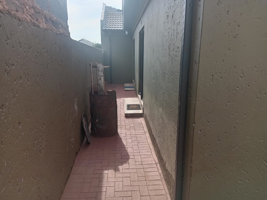 3 Bedroom Property for Sale in Protea Glen Gauteng