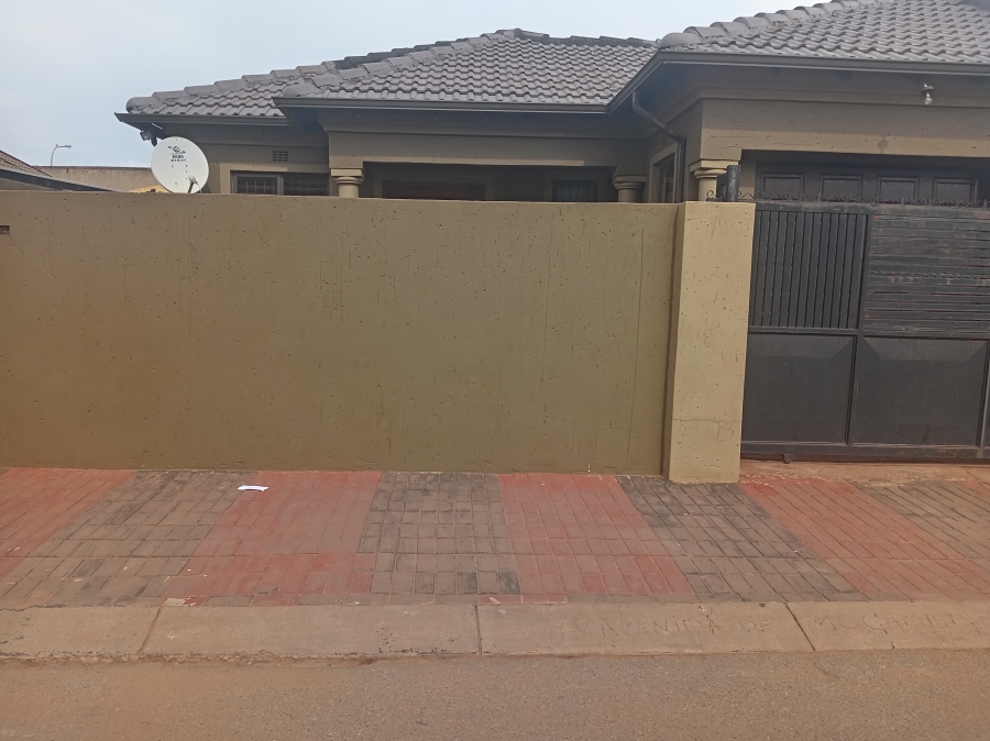 3 Bedroom Property for Sale in Protea Glen Gauteng