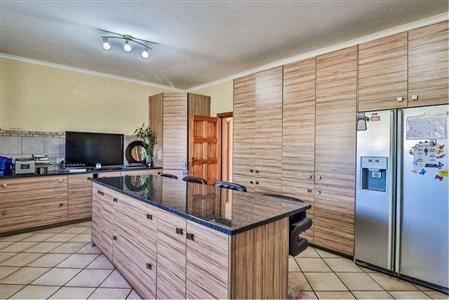 3 Bedroom Property for Sale in Glen Austin Gauteng