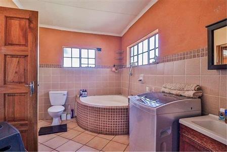 3 Bedroom Property for Sale in Glen Austin Gauteng