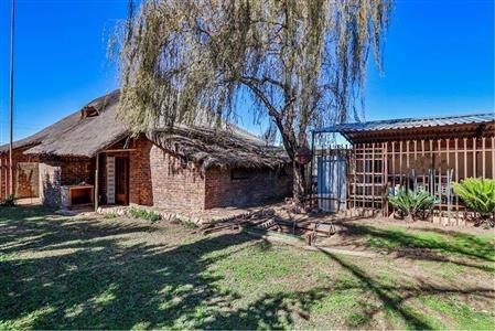 3 Bedroom Property for Sale in Glen Austin Gauteng