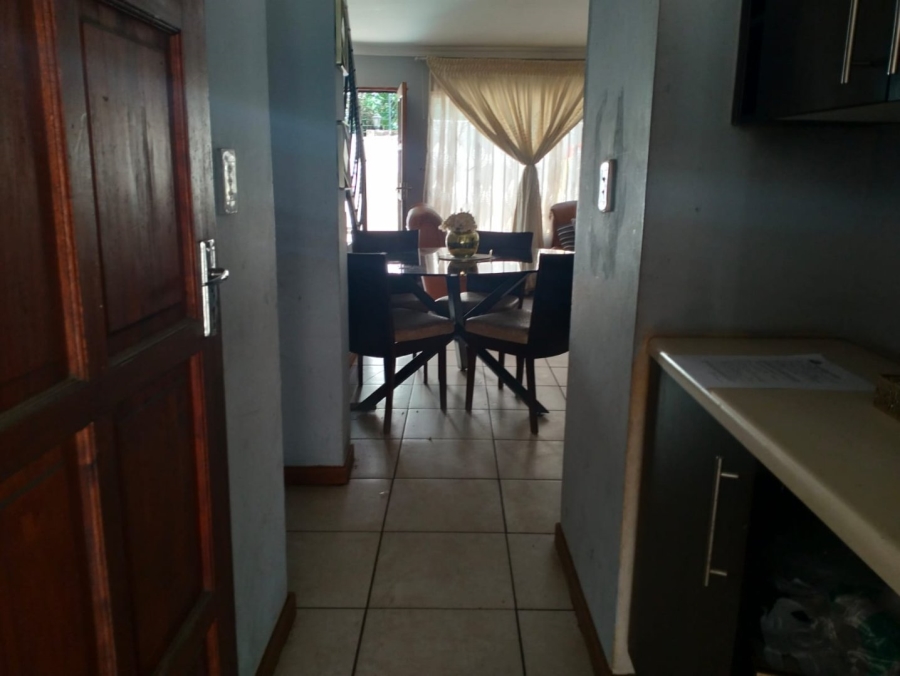2 Bedroom Property for Sale in Greenhills Gauteng