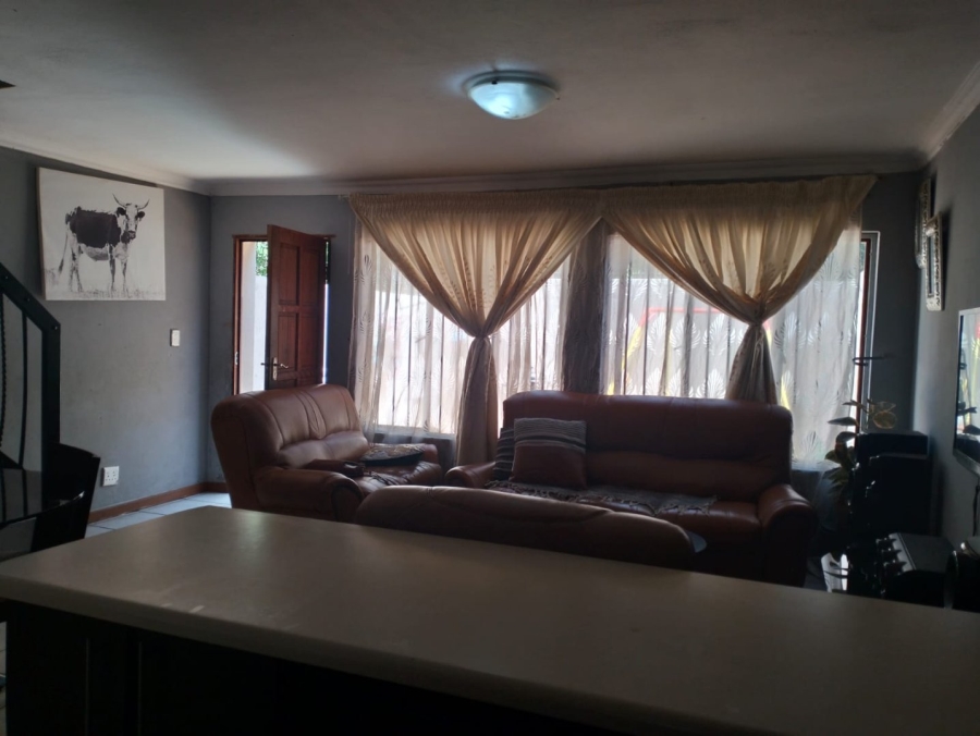 2 Bedroom Property for Sale in Greenhills Gauteng
