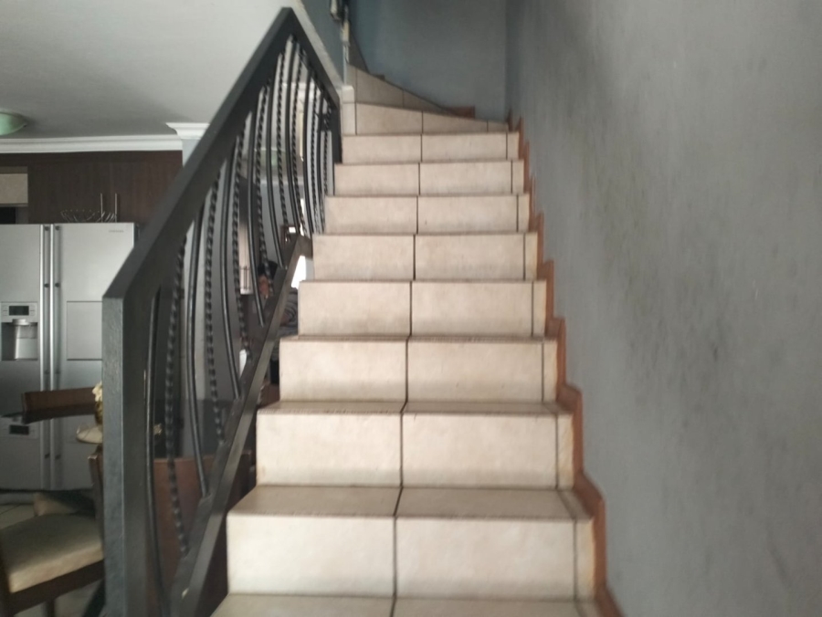 2 Bedroom Property for Sale in Greenhills Gauteng