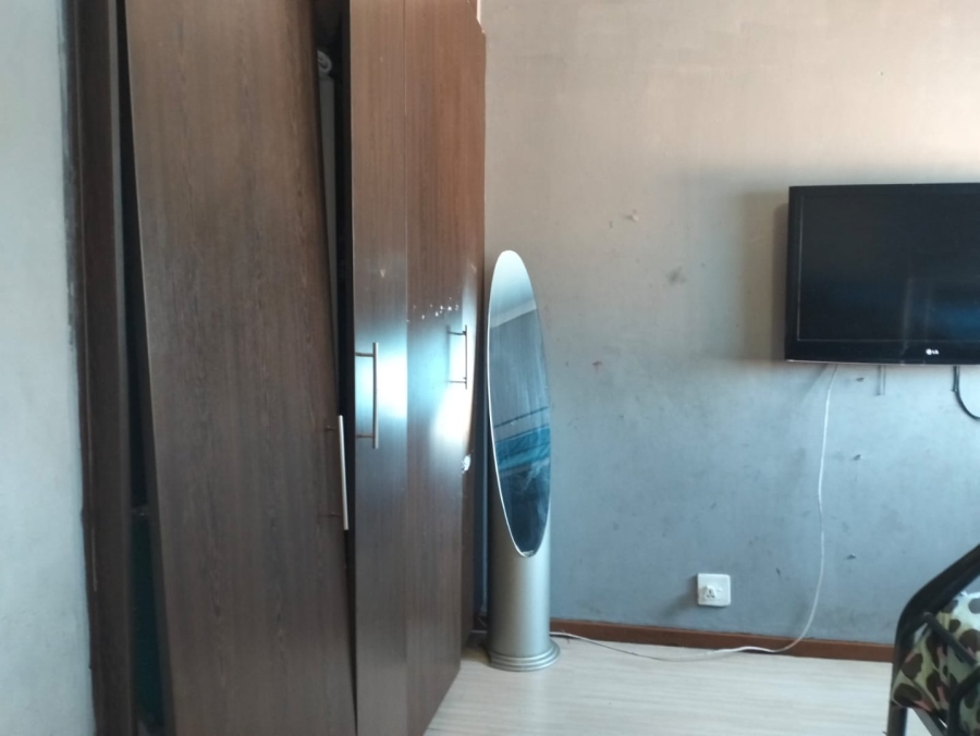 2 Bedroom Property for Sale in Greenhills Gauteng