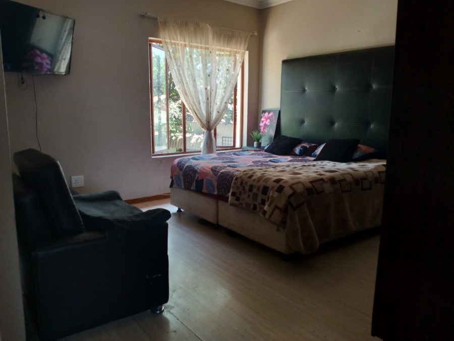 2 Bedroom Property for Sale in Greenhills Gauteng