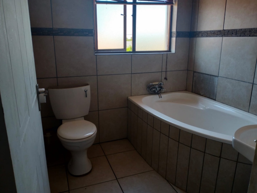 2 Bedroom Property for Sale in Greenhills Gauteng