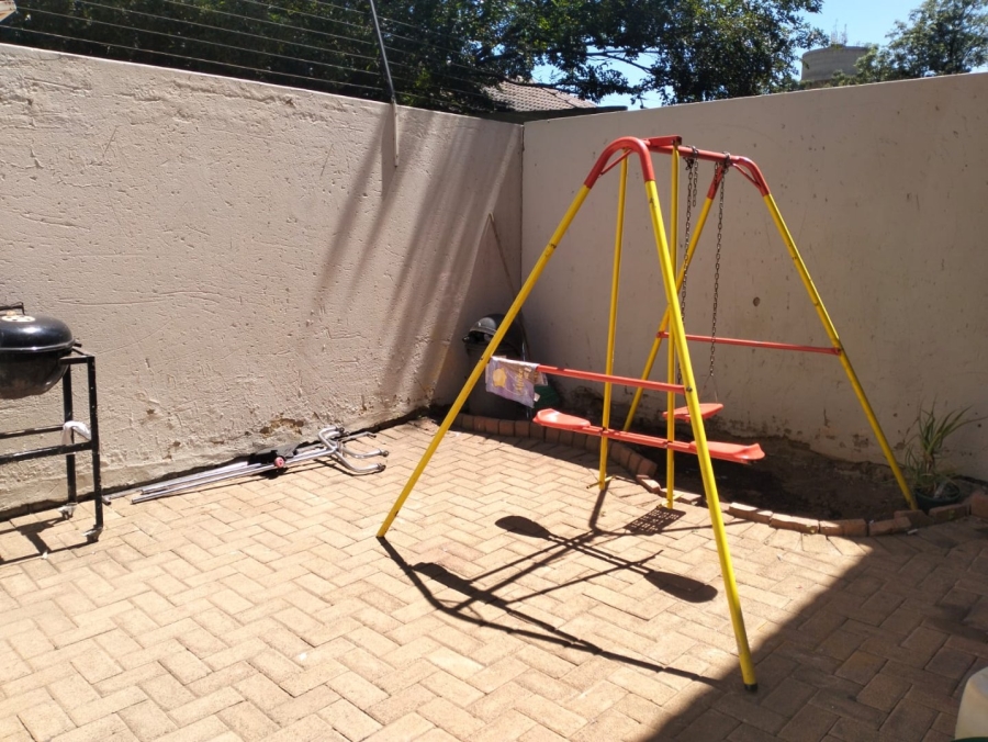 2 Bedroom Property for Sale in Greenhills Gauteng