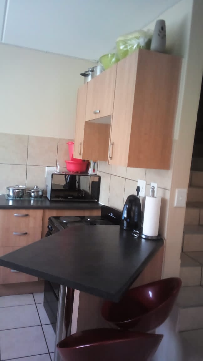 To Let 2 Bedroom Property for Rent in Crystal Park Gauteng