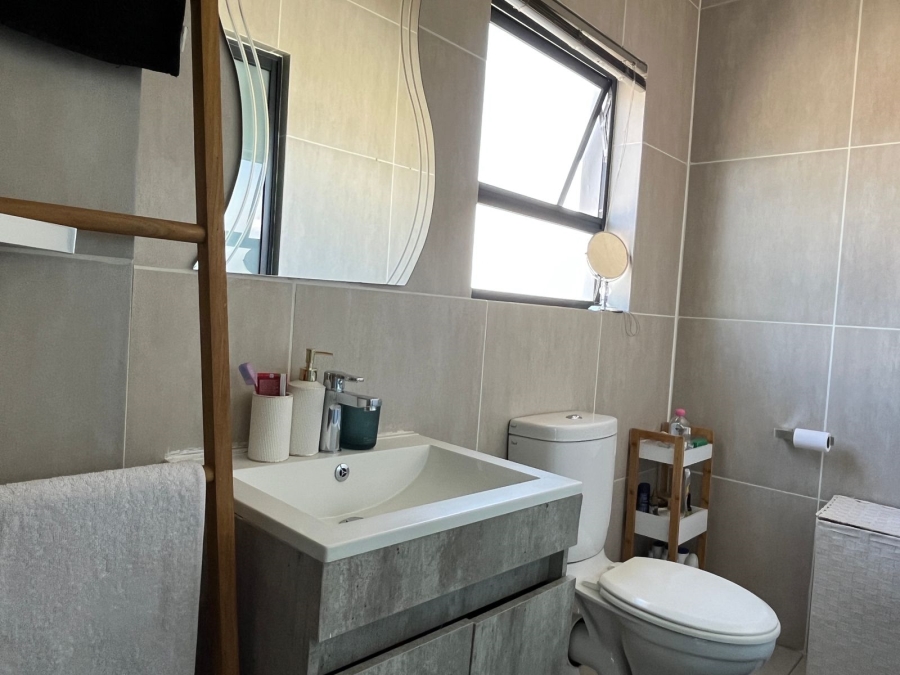 1 Bedroom Property for Sale in Greenstone Ridge Gauteng