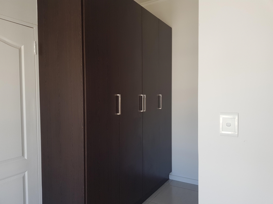1 Bedroom Property for Sale in Greenstone Ridge Gauteng