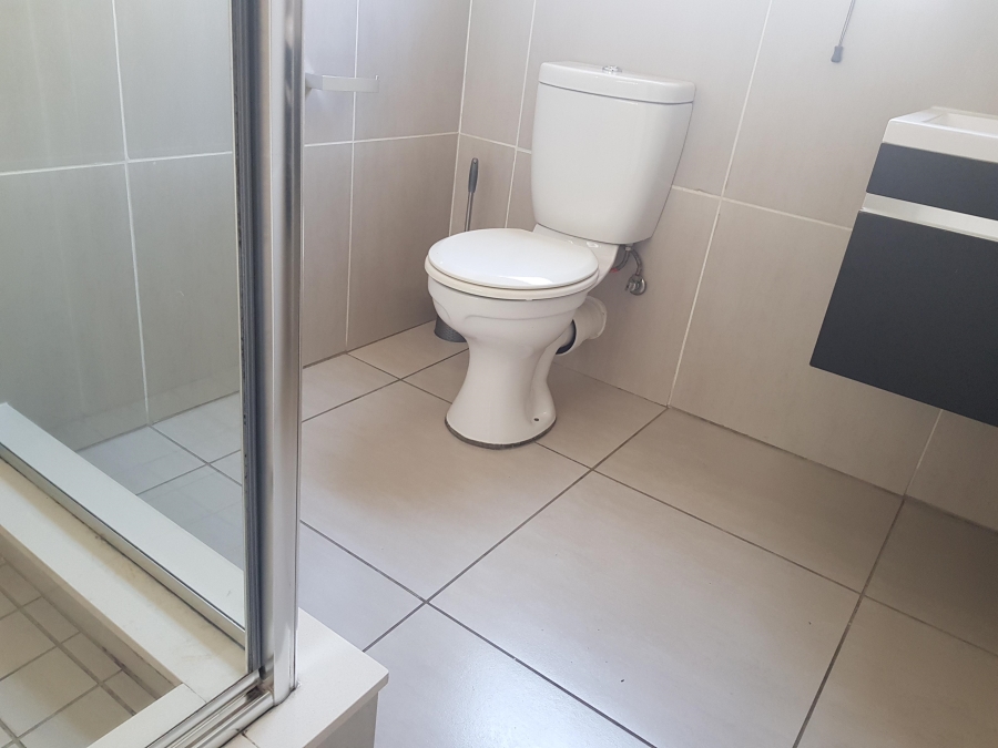 1 Bedroom Property for Sale in Greenstone Ridge Gauteng