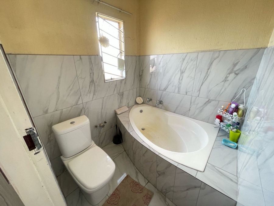 1 Bedroom Property for Sale in Bramley View Gauteng