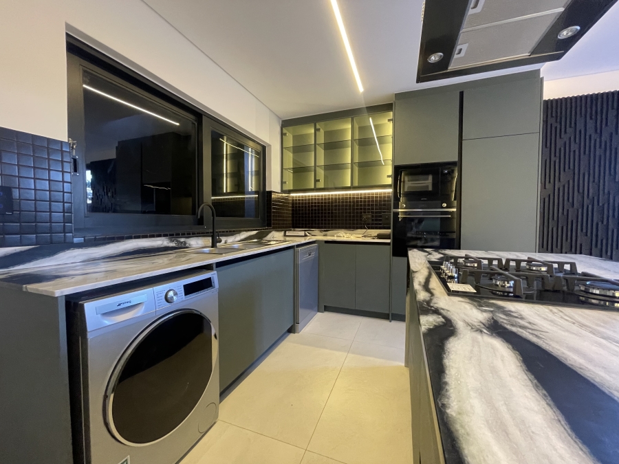 To Let 2 Bedroom Property for Rent in Fourways Gauteng