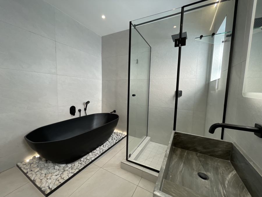 To Let 2 Bedroom Property for Rent in Fourways Gauteng