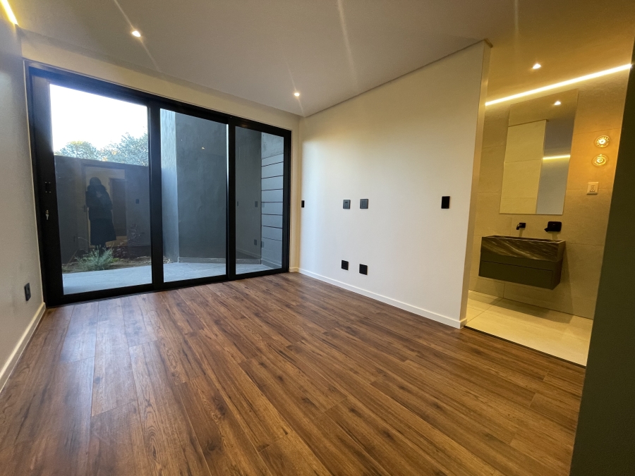 To Let 2 Bedroom Property for Rent in Fourways Gauteng