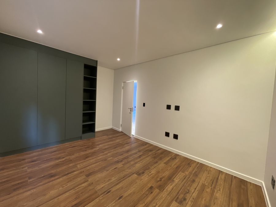To Let 2 Bedroom Property for Rent in Fourways Gauteng