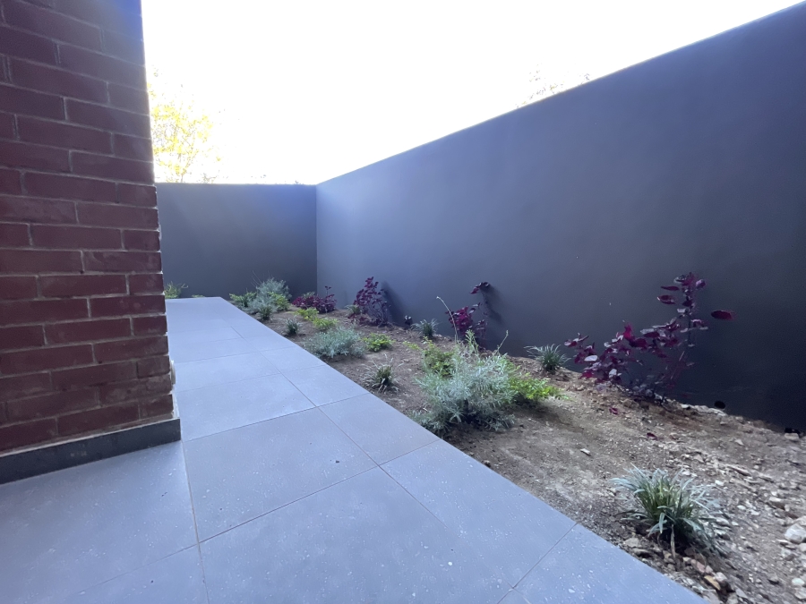 To Let 2 Bedroom Property for Rent in Fourways Gauteng