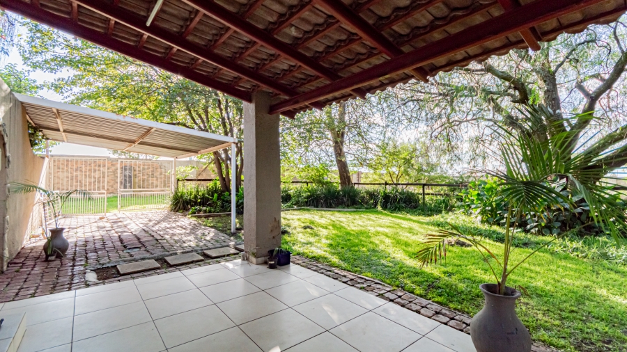 To Let 3 Bedroom Property for Rent in Knoppieslaagte Gauteng