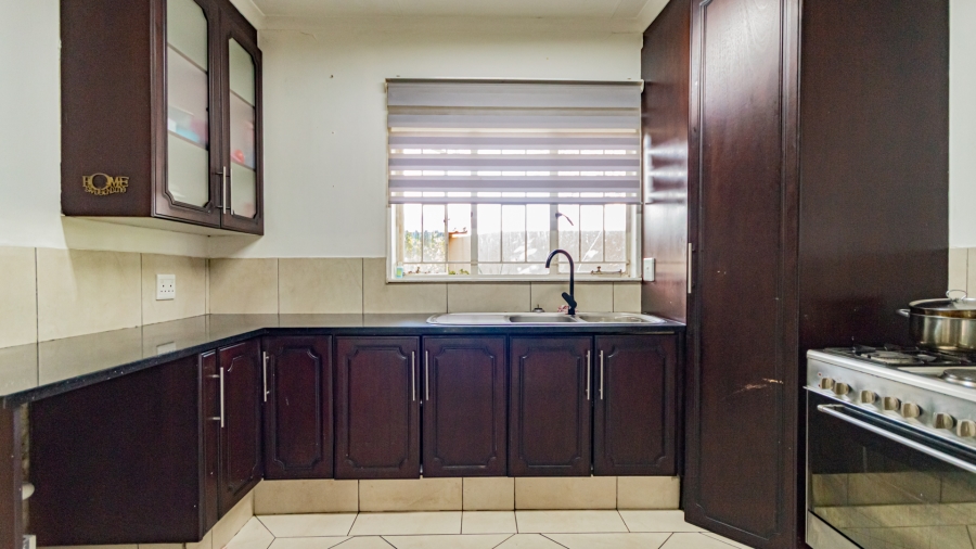 To Let 3 Bedroom Property for Rent in Knoppieslaagte Gauteng