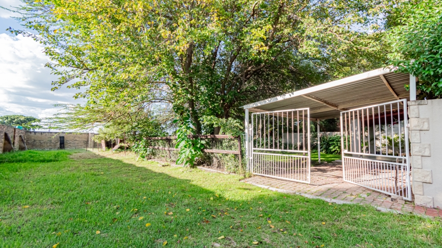 To Let 3 Bedroom Property for Rent in Knoppieslaagte Gauteng