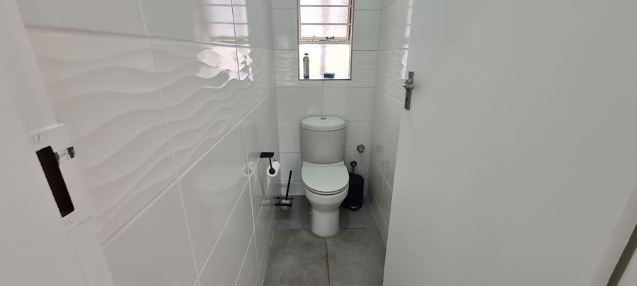 2 Bedroom Property for Sale in South Crest Gauteng