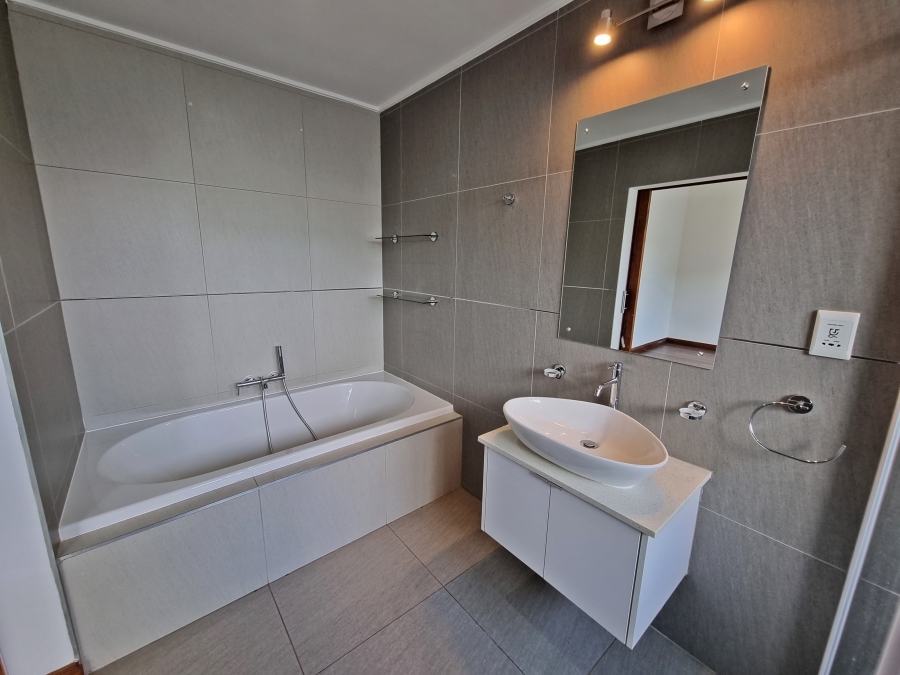 To Let 4 Bedroom Property for Rent in Midstream Ridge Gauteng